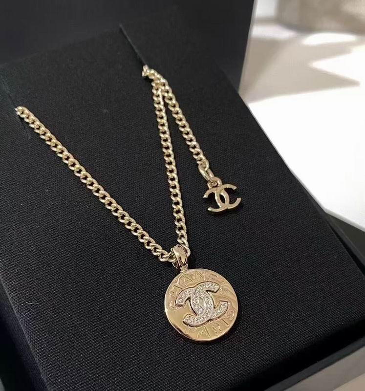Chanel Necklace 06yxs17
